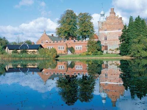 Broholm Castle Hotel Gudme Exterior photo